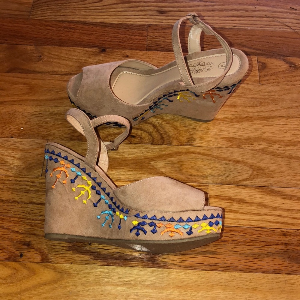 Nudge Wedges
